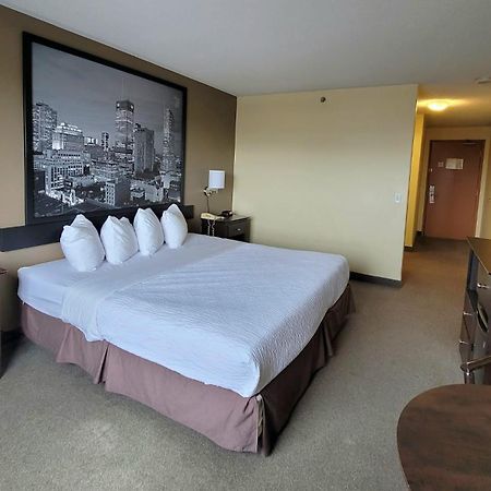 Super 8 By Wyndham Barrie South Hotel Exterior photo