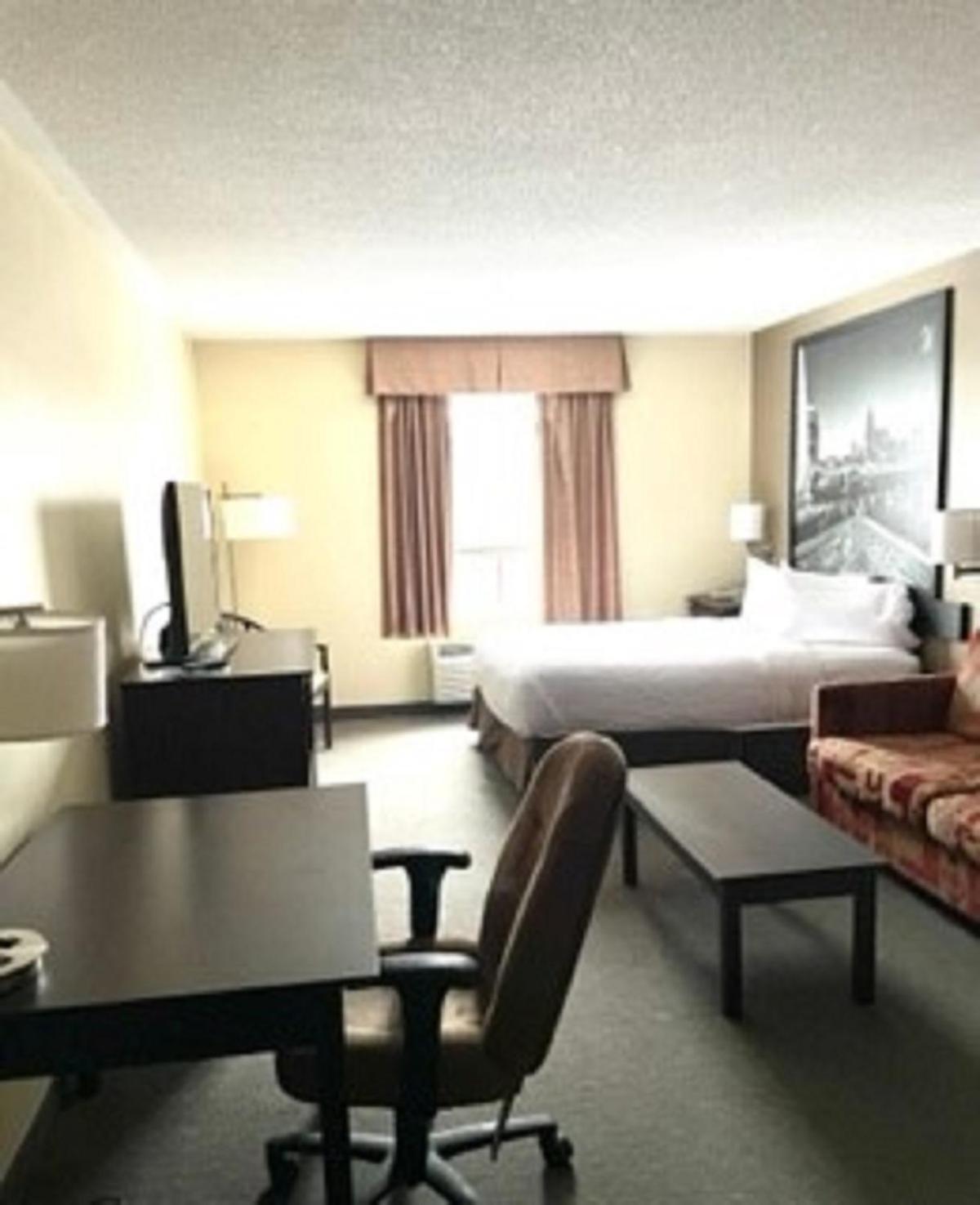 Super 8 By Wyndham Barrie South Hotel Exterior photo