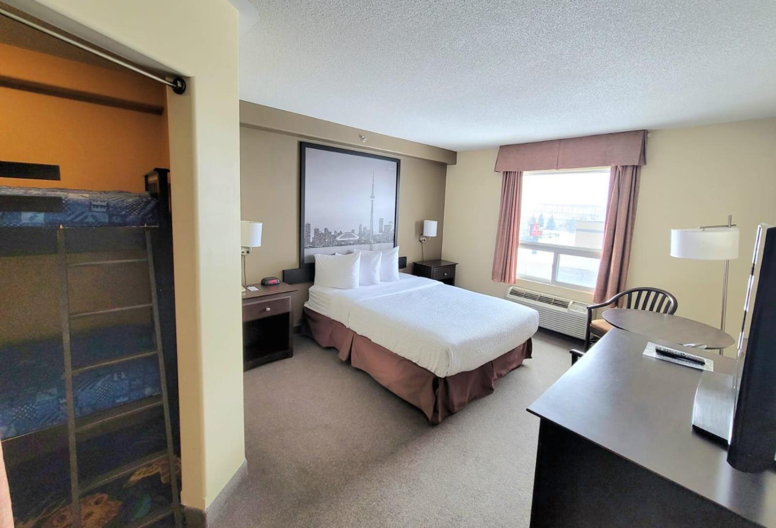 Super 8 By Wyndham Barrie South Hotel Exterior photo