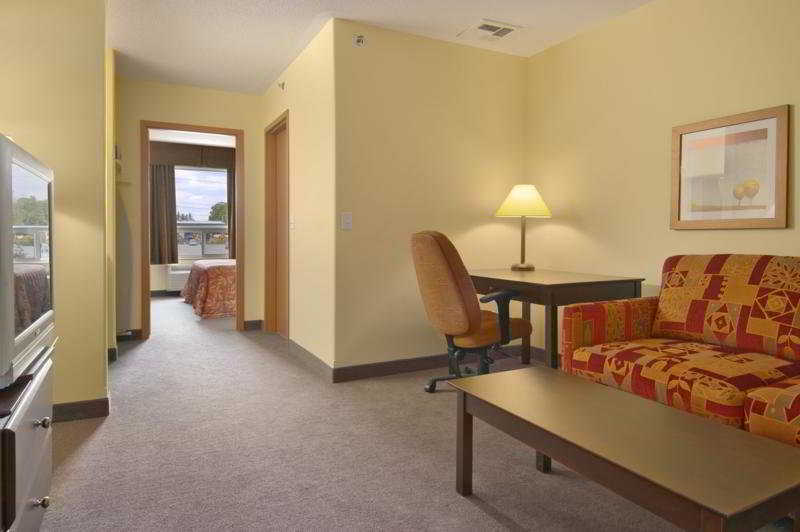 Super 8 By Wyndham Barrie South Hotel Exterior photo