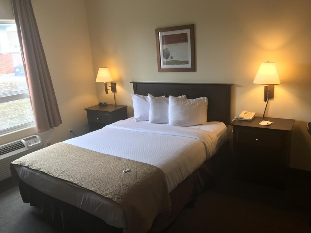 Super 8 By Wyndham Barrie South Hotel Exterior photo