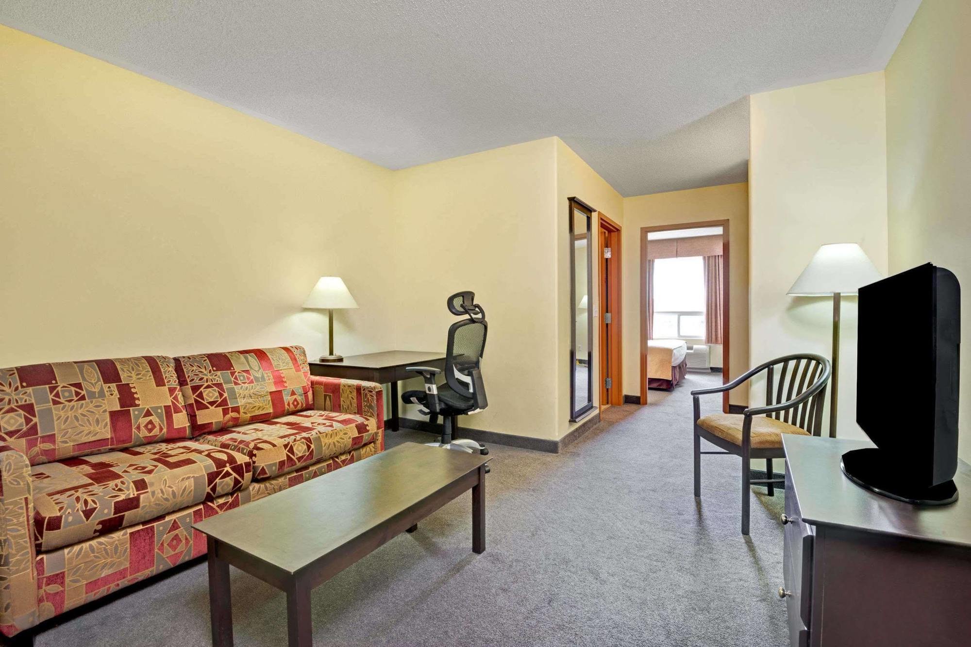 Super 8 By Wyndham Barrie South Hotel Exterior photo