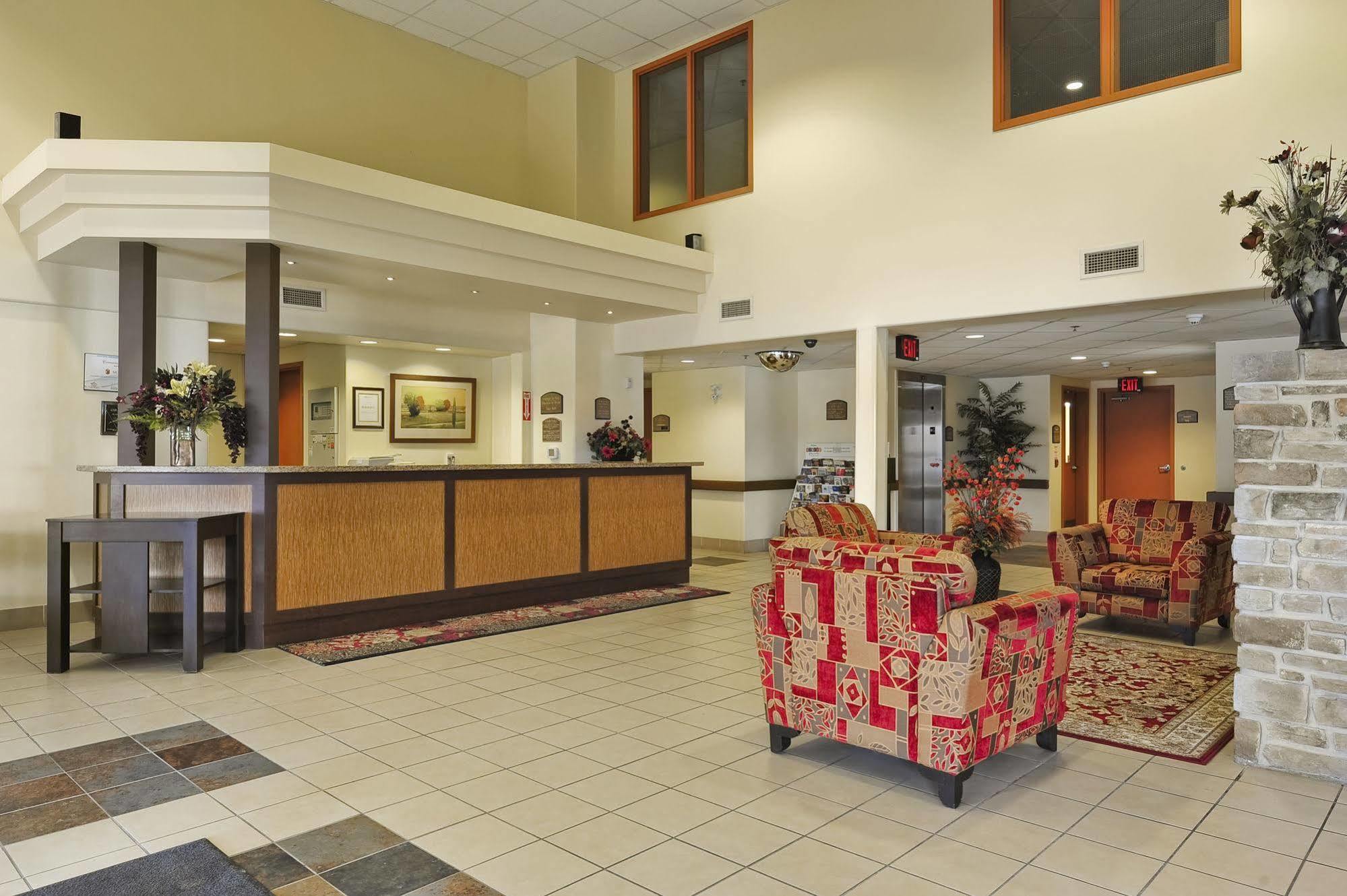 Super 8 By Wyndham Barrie South Hotel Exterior photo